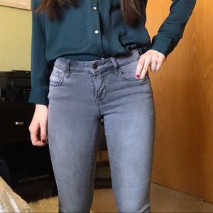 Gray mid-rise skinny jeans